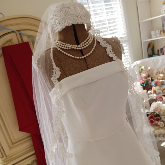 2005 TIMELESS A- LINE WEDDING GOWN! EUC!❤️ - Picture 8 of 16